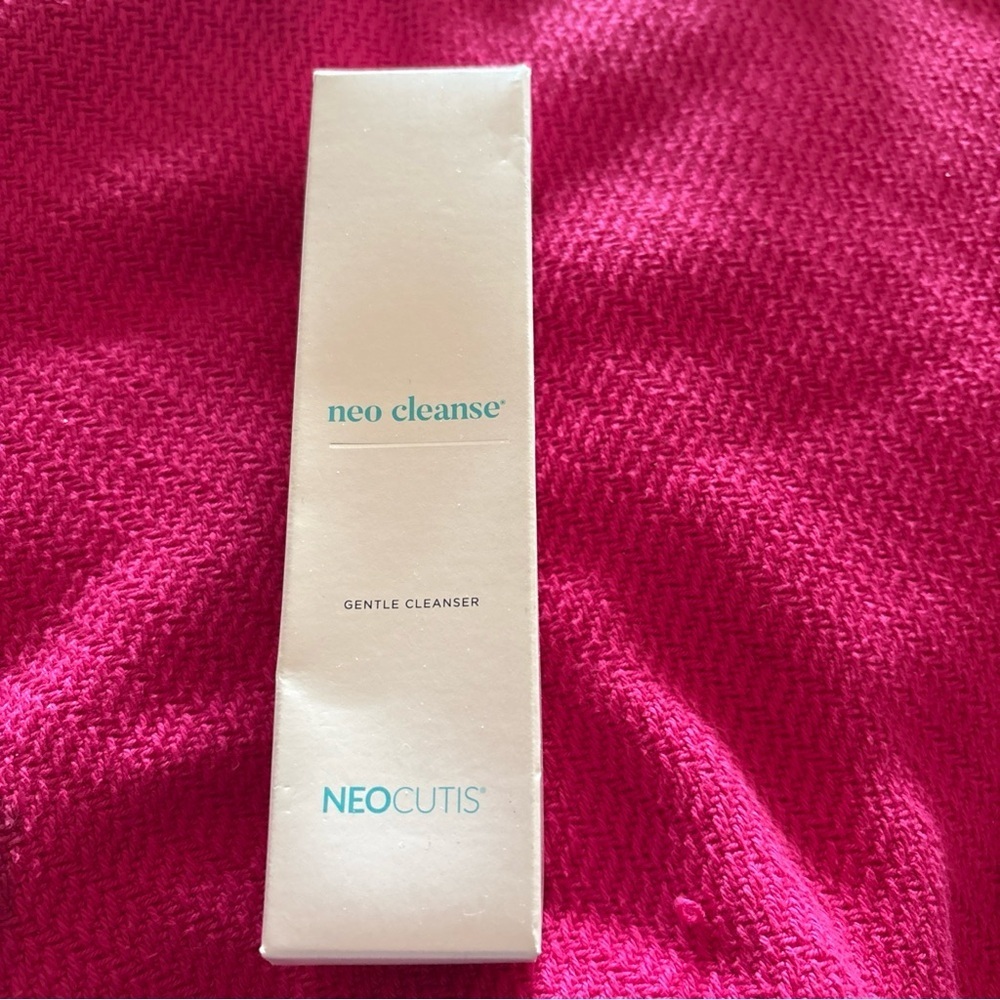 Neocutis Neo Cleanse Gentle Cleanser Luxury Skincare New